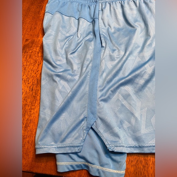 Umbro shorts. Size extra large 16-18 youth. Lined. - Picture 10 of 10